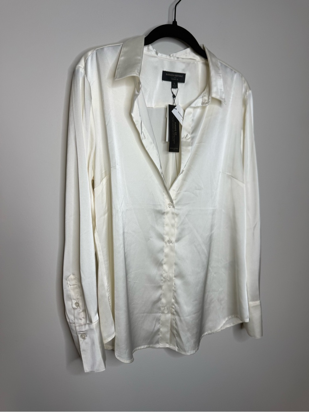 Banana Republic Men's Ivory Satin Button-Up Shirt